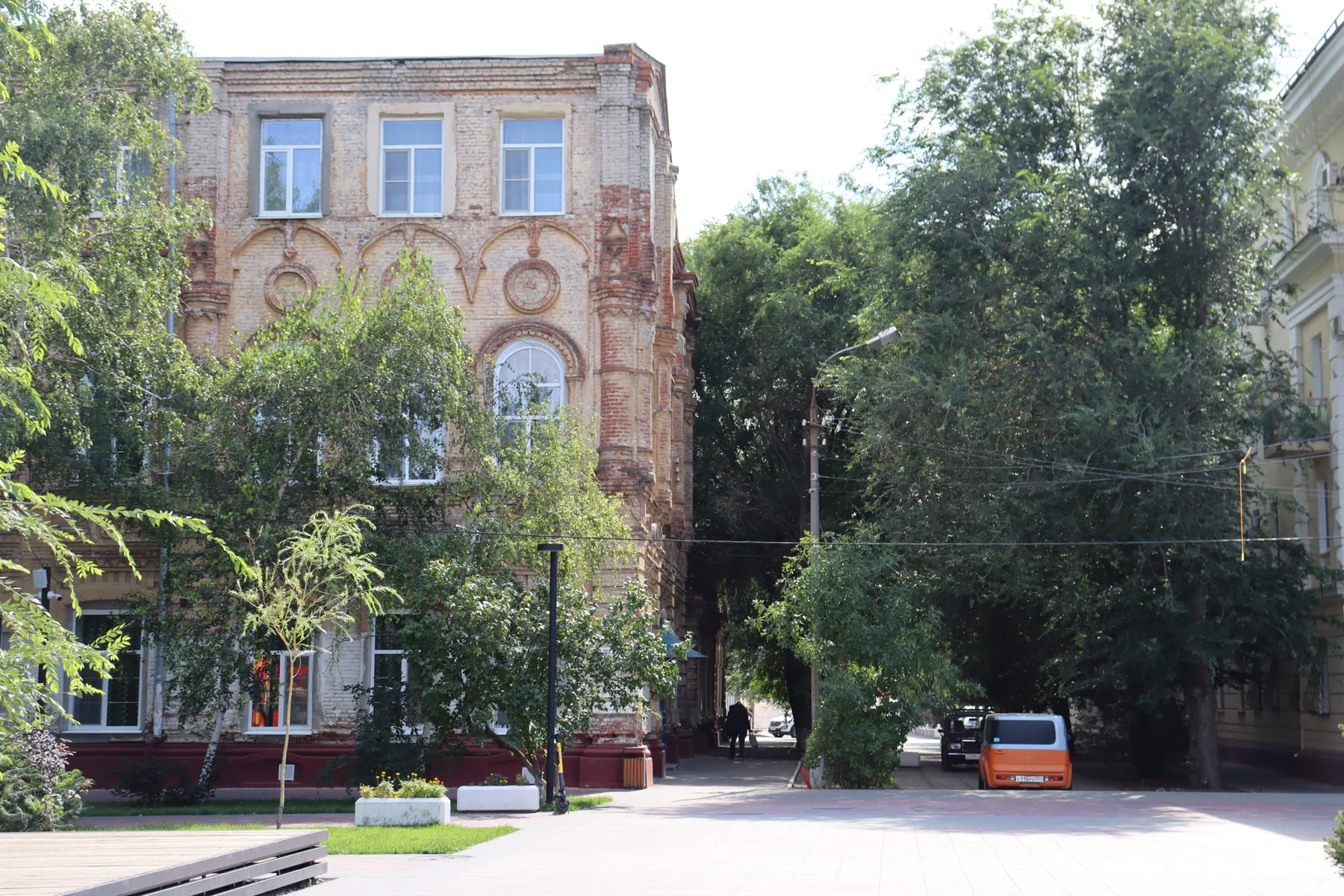 Городское пространство с тротуарной плиткой АСК